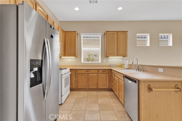Kitchen (refrigerator not included)