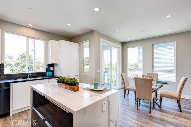 Detail Gallery Image 20 of 28 For 2068 Maple Ave #D,  Costa Mesa,  CA 92627 - 3 Beds | 2/1 Baths