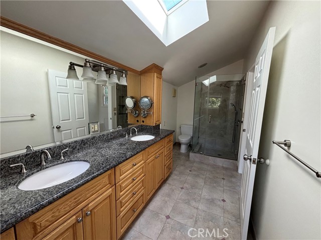 21327 De La Osa, Woodland Hills CA: https://media.crmls.org/medias/e112ad70-98c9-4984-9f77-489e5787caf1.jpg