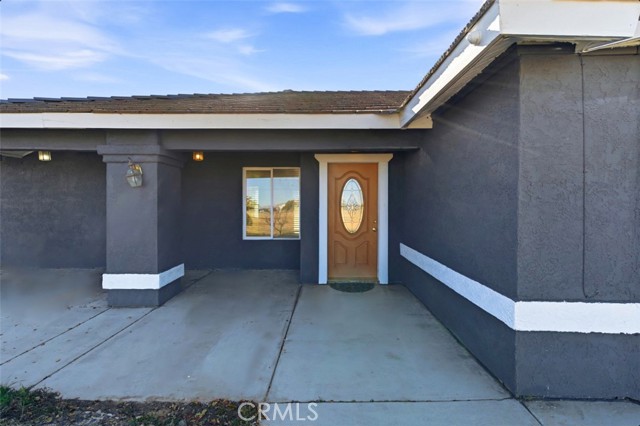 6895 Coyote Rd, Phelan CA: https://media.crmls.org/medias/e112db3a-93c1-4eea-b84a-0bc9e6908c02.jpg