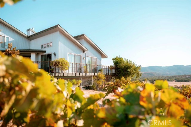 7110 Drake Road, Paso Robles CA: https://media.crmls.org/medias/e112dba2-3104-441d-9d04-6738ed485a49.jpg