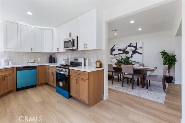147 E 67th Way, Long Beach CA: https://media.crmls.org/medias/e112e0f6-f8e9-450d-b7c1-65dbee32b49b.jpg
