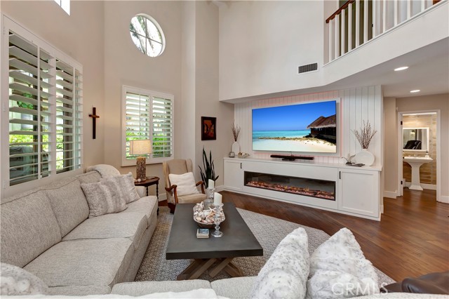 Detail Gallery Image 8 of 37 For 515 Bay Hill Dr, Newport Beach,  CA 92660 - 2 Beds | 2/1 Baths
