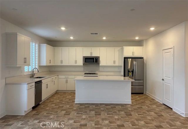 Detail Gallery Image 3 of 6 For 30842 White Pines, Menifee,  CA 92584 - 4 Beds | 3 Baths