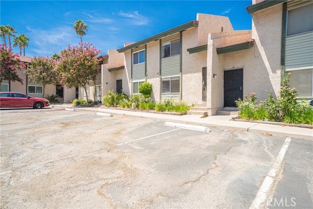 2255 Cahuilla Street, Colton CA: https://media.crmls.org/medias/e1136565-5428-4d0e-8676-9674818f2915.jpg