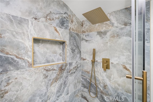 23652 Algiers Street, Mission Viejo CA: https://media.crmls.org/medias/e113f4de-1054-4ad4-b049-709d352c61b9.jpg