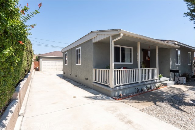 1004 Firmona Avenue, Redondo Beach CA: https://media.crmls.org/medias/e1147a9f-d161-45c6-b0a4-5a80753d35f3.jpg