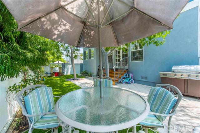 1701 Oak Avenue, Manhattan Beach, California 90266, 4 Bedrooms Bedrooms, ,3 BathroomsBathrooms,Residential,Sold,Oak,SB17043076