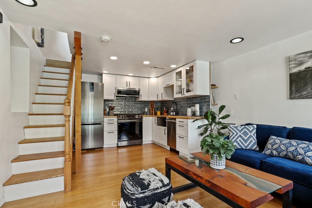 523 Brookside Lane
