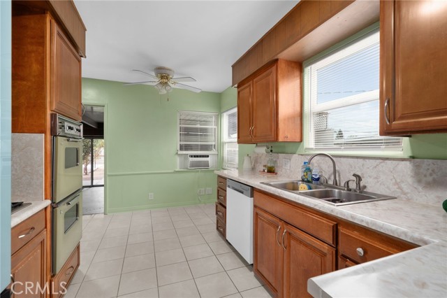 Detail Gallery Image 7 of 32 For 1421 Valencia, San Bernardino,  CA 92404 - 3 Beds | 2 Baths