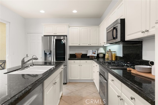 5 Orange Blossom Circle, Mission Viejo CA: https://media.crmls.org/medias/e116caa3-5f9b-4b0c-b8a8-2dbeebe9a8c9.jpg