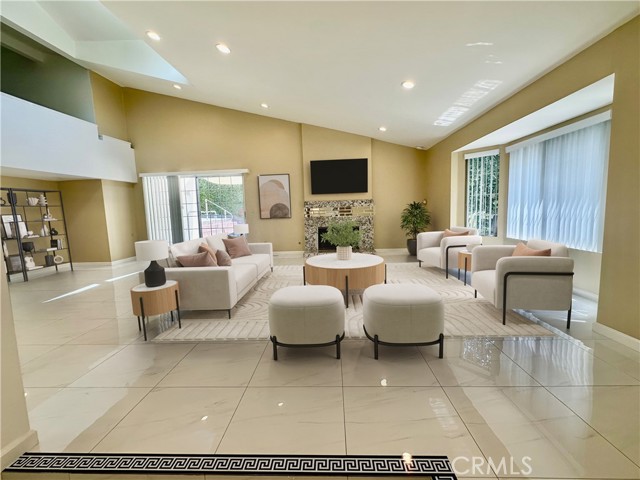 Detail Gallery Image 7 of 49 For 2255 E Chevy Chase Dr, Glendale,  CA 91206 - 4 Beds | 3 Baths
