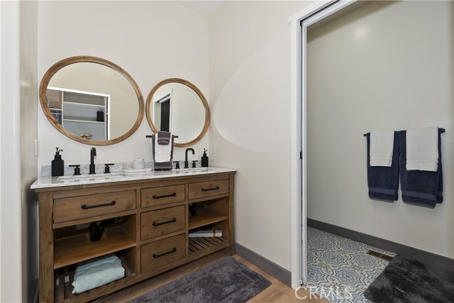1215 Valley View Drive, Big Bear City CA: https://media.crmls.org/medias/e1178d1a-542c-465b-9166-6da0f6b15a51.jpg