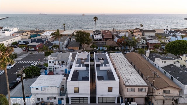 1315 Ocean Avenue, Seal Beach CA: https://media.crmls.org/medias/e118757c-c669-402c-8bb2-4fef26aeddbe.jpg