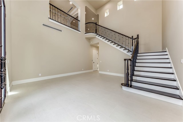 Detail Gallery Image 15 of 40 For 10168 Lightbreeze Cir, Huntington Beach,  CA 92646 - 5 Beds | 5/1 Baths