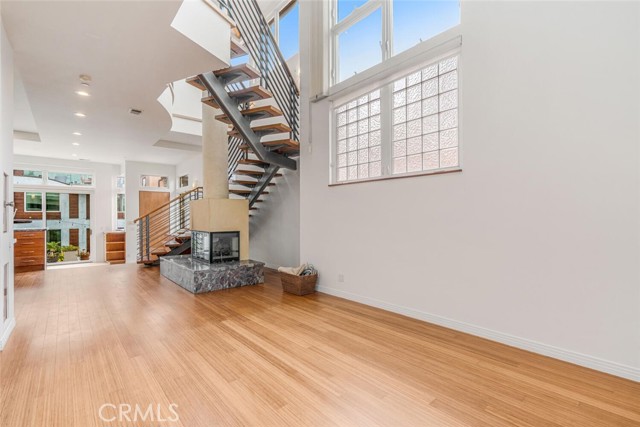 221 17th, Manhattan Beach, California 90266, 5 Bedrooms Bedrooms, ,6 BathroomsBathrooms,Residential,For Sale,17th,SR26091960