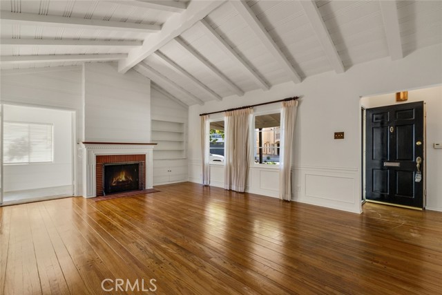 Detail Gallery Image 2 of 12 For 12341 Laurel Terrace Dr, Studio City,  CA 91604 - 2 Beds | 1/1 Baths