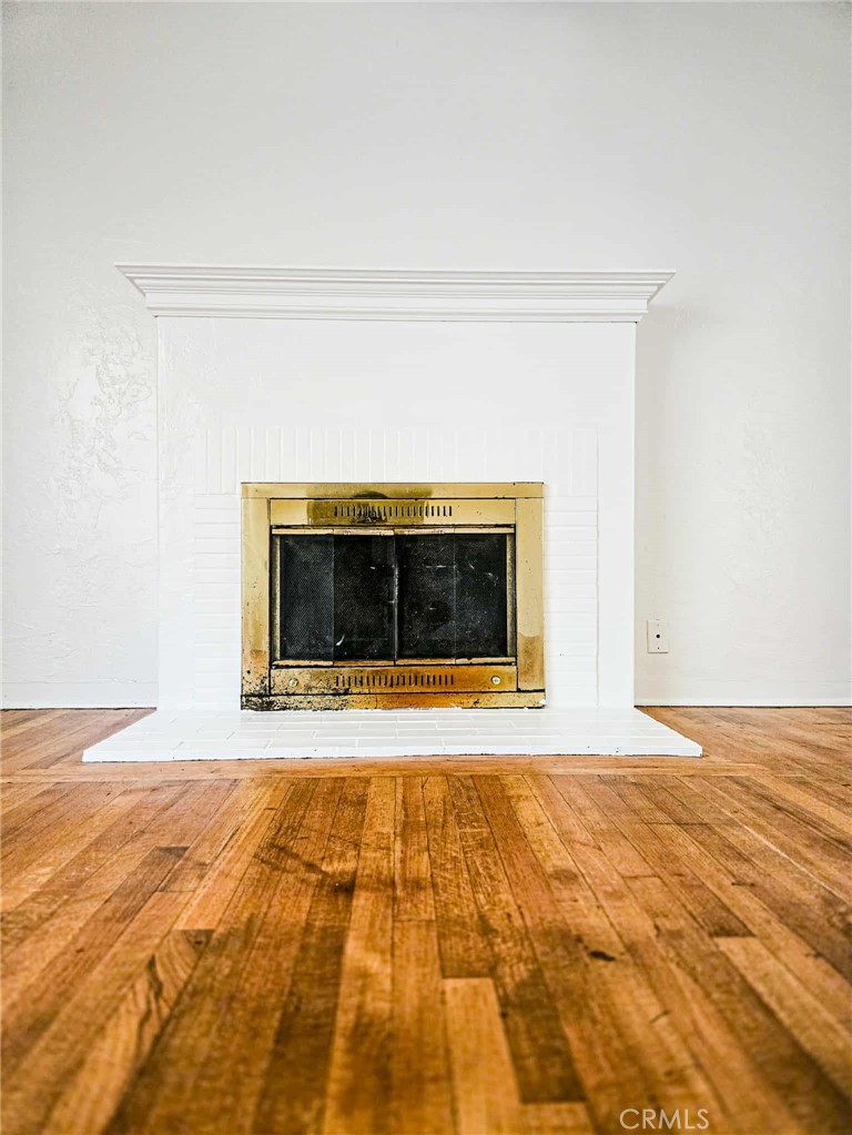 https://media.crmls.org/medias/e11b92ac-5ebc-42d6-8214-25543c5924f3.jpg?preset=X-Large
