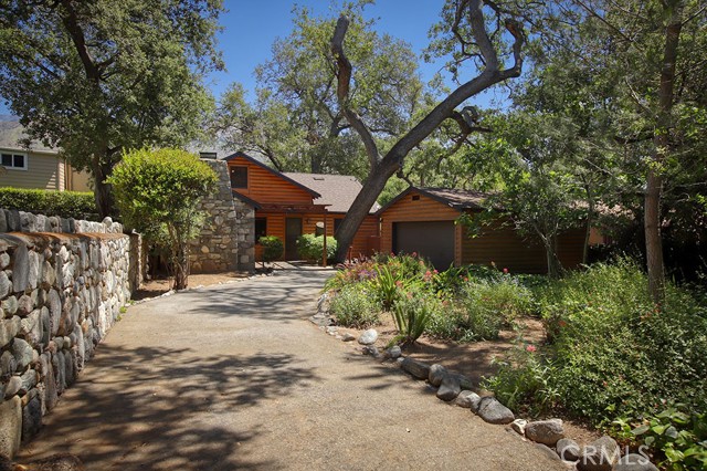 Detail Gallery Image 1 of 33 For 2057 Oakwood St, Pasadena,  CA 91104 - 2 Beds | 1 Baths