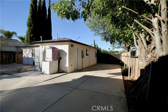 Detail Gallery Image 11 of 21 For 836 W 9th St, Corona,  CA 92882 - 3 Beds | 2 Baths