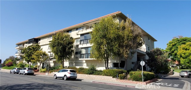 2353 Via Mariposa W, Laguna Woods CA: https://media.crmls.org/medias/e11c5f81-9ff5-4eb8-81fe-9873d910e951.jpg