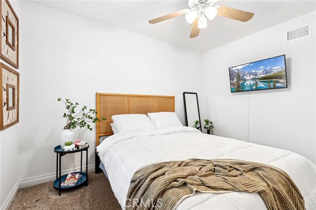 14 Black Oak, Irvine CA: https://media.crmls.org/medias/e11c776e-8592-4e3e-8e11-477f74ce8b10.jpg