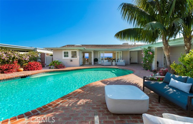 4521 Orrington Road, Corona del Mar CA: https://media.crmls.org/medias/e11f177a-e77a-4910-a8e9-4fa1fc81834c.jpg