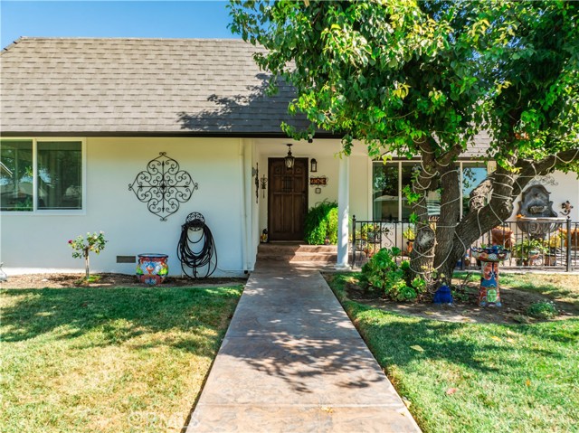 Detail Gallery Image 5 of 70 For 2061 Short Dr, Hanford,  CA 93230 - 3 Beds | 2 Baths