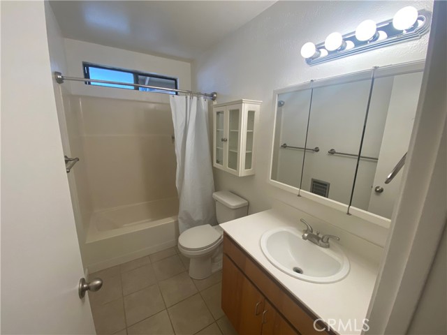 19265 Verde Court, Hidden Valley Lake CA: https://media.crmls.org/medias/e120ee73-9f29-4efd-b7e4-4b4ba57116c1.jpg