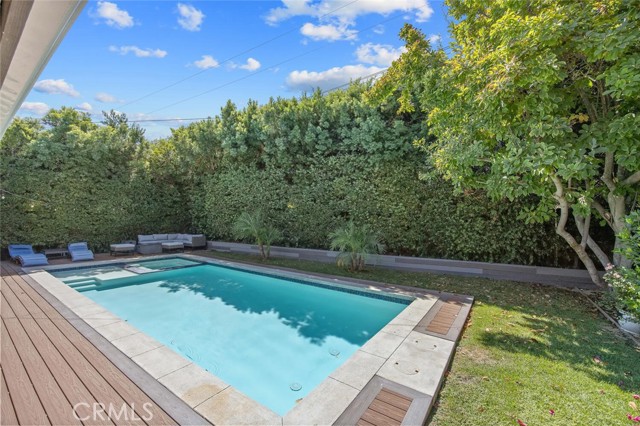 Detail Gallery Image 26 of 28 For 23818 Oxnard St, Woodland Hills,  CA 91367 - 3 Beds | 3 Baths