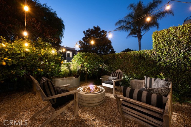 604 Begonia Avenue, Corona del Mar CA: https://media.crmls.org/medias/e1212f28-e9ff-408e-8ba4-09cf0e097225.jpg