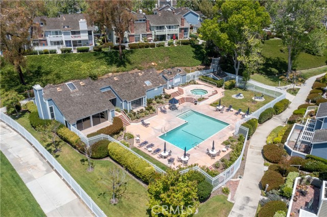 481 Kakkis Drive, Long Beach CA: https://media.crmls.org/medias/e121f00d-61bd-4d8e-9fef-a23000bedca3.jpg