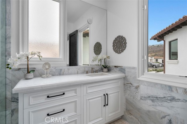 Detail Gallery Image 41 of 72 For 32042 Isthmus View Dr, Rancho Palos Verdes,  CA 90275 - 6 Beds | 6/2 Baths