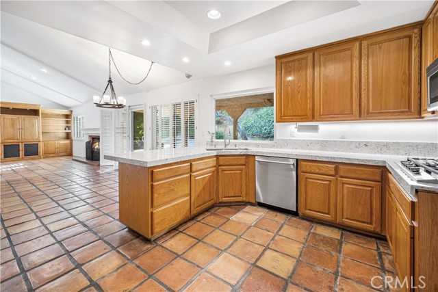 Detail Gallery Image 7 of 19 For 3802 Daguerre Ave, Calabasas,  CA 91302 - 5 Beds | 3 Baths