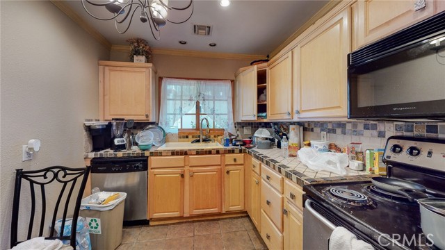 Detail Gallery Image 7 of 36 For 1248 Rocky Rd #2,  Simi Valley,  CA 93063 - 2 Beds | 2/1 Baths