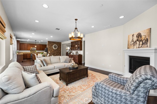 Detail Gallery Image 6 of 23 For 25589 Foxglove, Corona,  CA 92883 - 5 Beds | 3 Baths