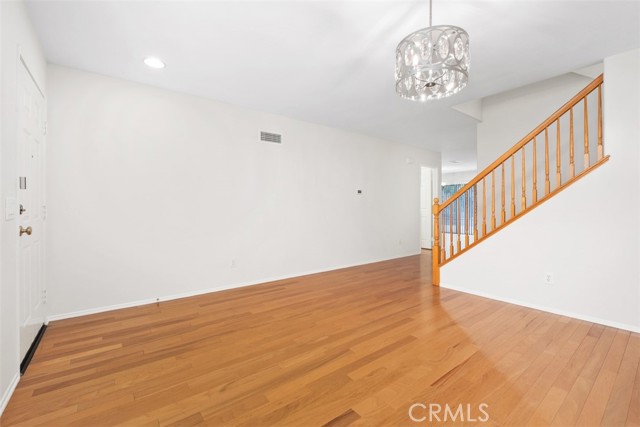 Detail Gallery Image 7 of 39 For 50 Linhaven, Irvine,  CA 92602 - 4 Beds | 2/1 Baths