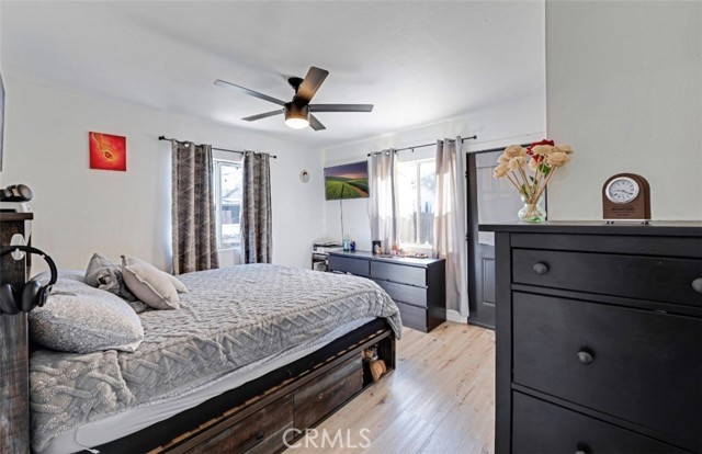 Detail Gallery Image 17 of 38 For 1056 W Gage, Los Angeles,  CA 90044 - 4 Beds | 2 Baths