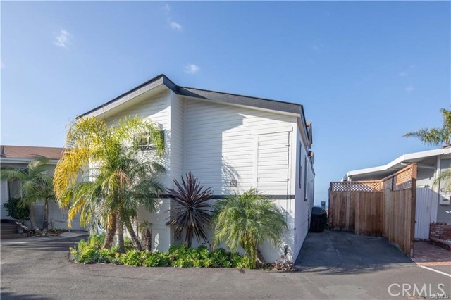 Detail Gallery Image 2 of 15 For 30802 Coast Hwy #C2,  Laguna Beach,  CA 92651 - 2 Beds | 2 Baths