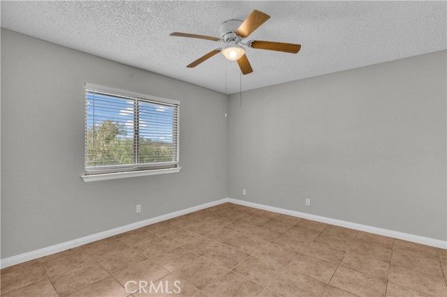 Detail Gallery Image 8 of 25 For 19158 Live Oak St, Hesperia,  CA 92345 - 3 Beds | 2 Baths