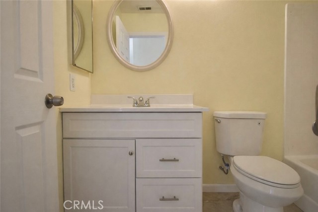 Detail Gallery Image 8 of 11 For 14129 La Mirada, Victorville,  CA 92392 - 5 Beds | 2 Baths