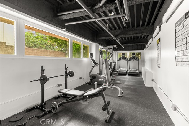321 N Oakhurst Drive, Beverly Hills CA: https://media.crmls.org/medias/e125efc5-14ab-4650-8792-e2b34cf027d0.jpg