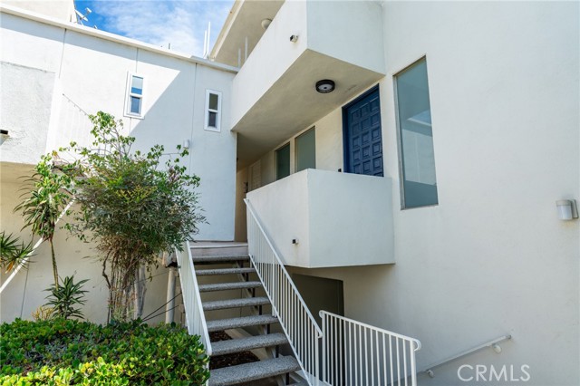 Detail Gallery Image 7 of 74 For 11919 Mayfield, Los Angeles,  CA 90049 - 3 Beds | 3 Baths