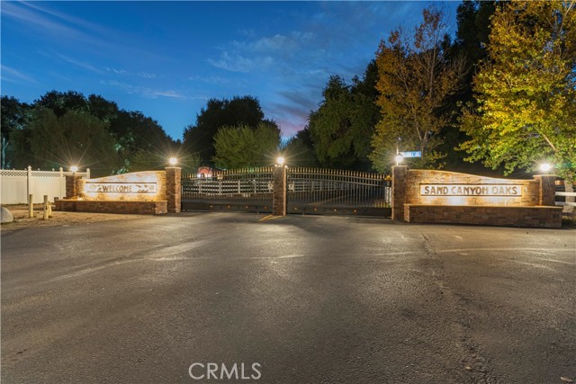 Detail Gallery Image 61 of 62 For 26945 Brooken Ave, Canyon Country,  CA 91387 - 5 Beds | 5/1 Baths