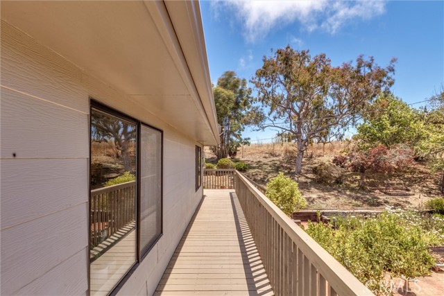 2030 Sombrero Drive, Los Osos CA: https://media.crmls.org/medias/e127efa2-3392-4039-8289-35413c0f4318.jpg