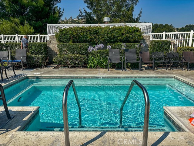 1012 S Country Glen Way, Anaheim CA: https://media.crmls.org/medias/e1287613-ee4f-4d75-847c-f70d553e4a80.jpg