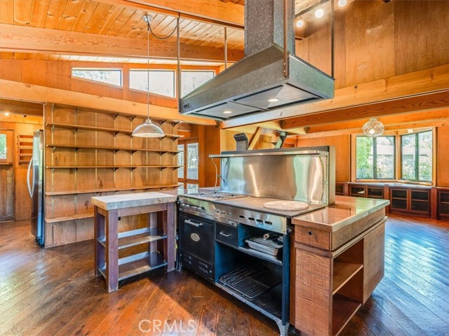160 Broad Street, San Luis Obispo CA: https://media.crmls.org/medias/e128f0d1-a622-41f8-af59-f86d113968e9.jpg