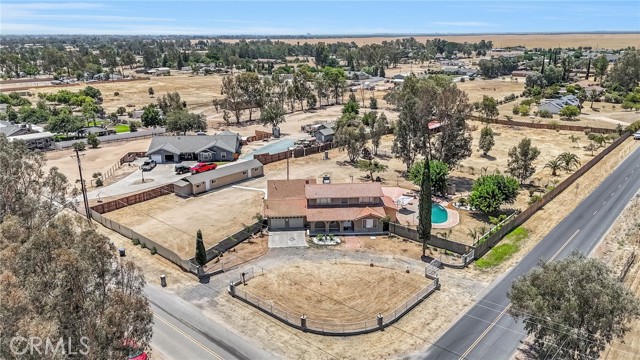16474 Karen Road, Madera CA: https://media.crmls.org/medias/e12961d5-4671-4aa9-af3b-fa243a0404bf.jpg