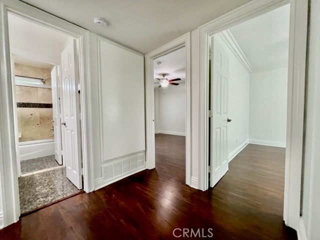 https://media.crmls.org/medias/e129ba0f-3507-43a3-8346-58a2961d4d71.jpg?preset=X-Large
