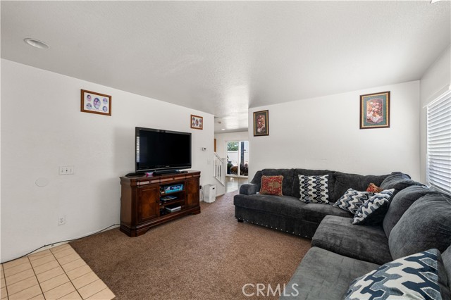 16029 White Mountain Place, Victorville CA: https://media.crmls.org/medias/e129c012-8e27-454a-a888-66591d4d3220.jpg